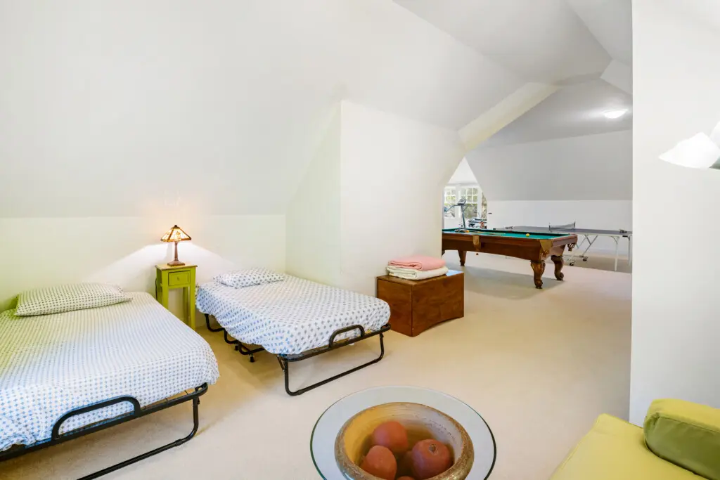 8830 Old Courthouse Road Auxillary Room