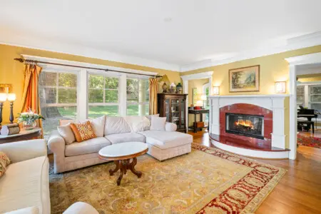 8830 Old Courthouse Road Living Room