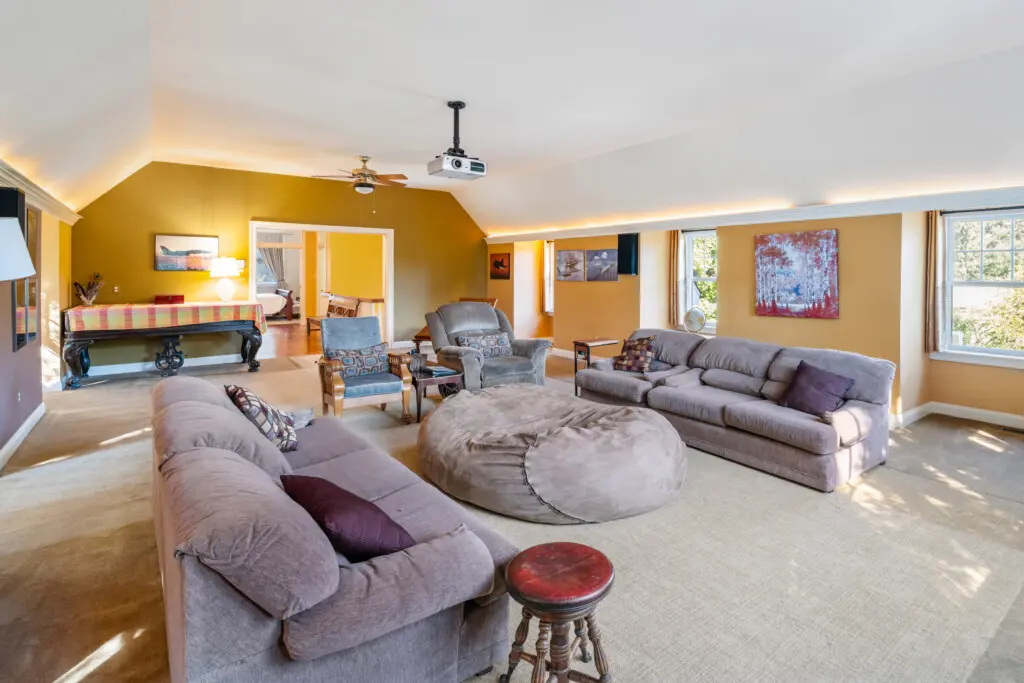 8830 Old Courthouse Road Media Room 4