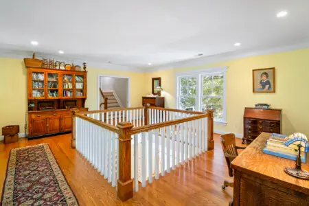 8830 Old Courthouse Road Upper Hallway 4