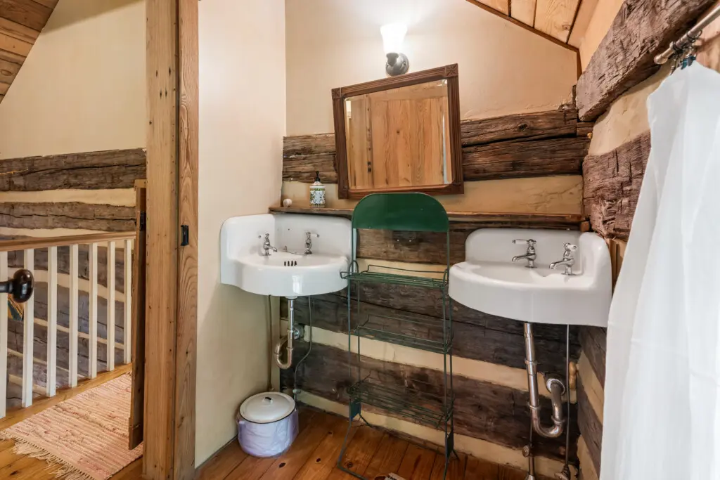 6950 Heards Mountain Road Bathroom #2 1