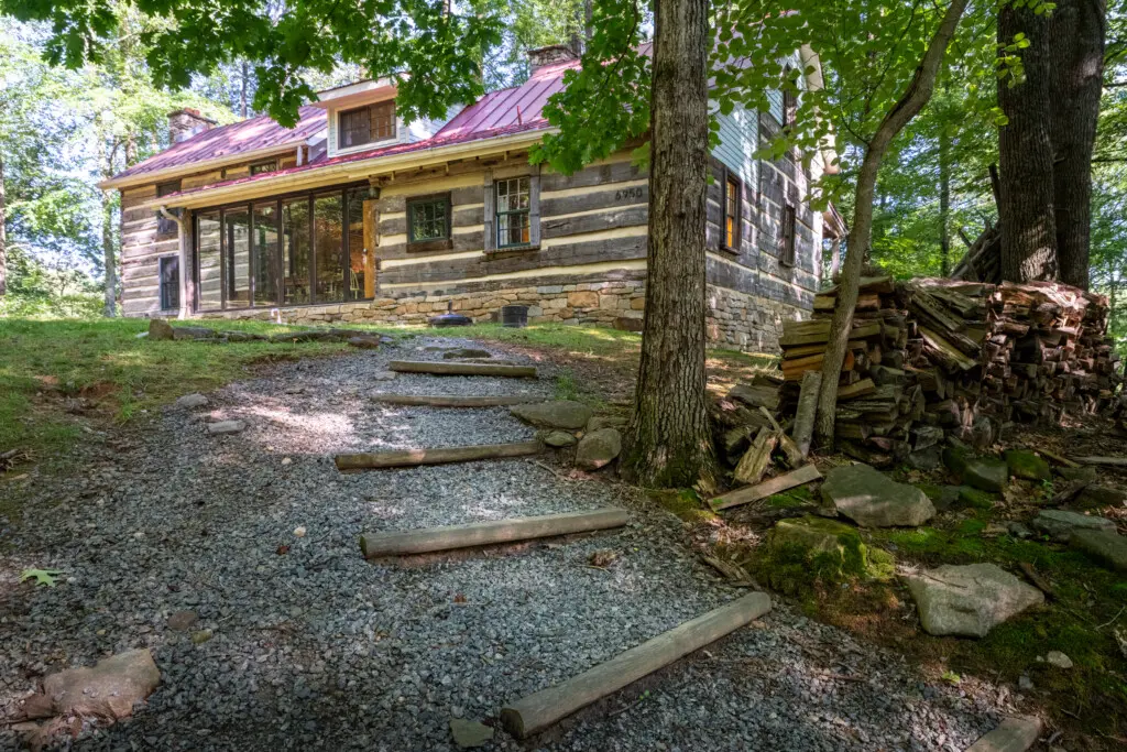 6950 Heards Mountain Road Front 1