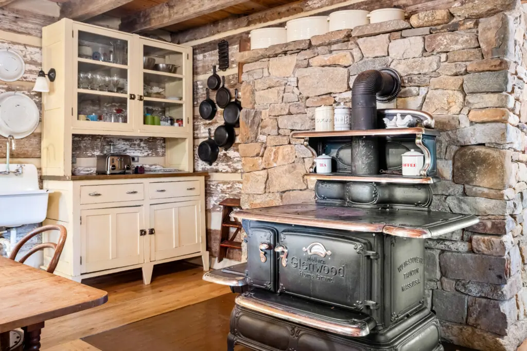 6950 Heards Mountain Road Kitchen 6