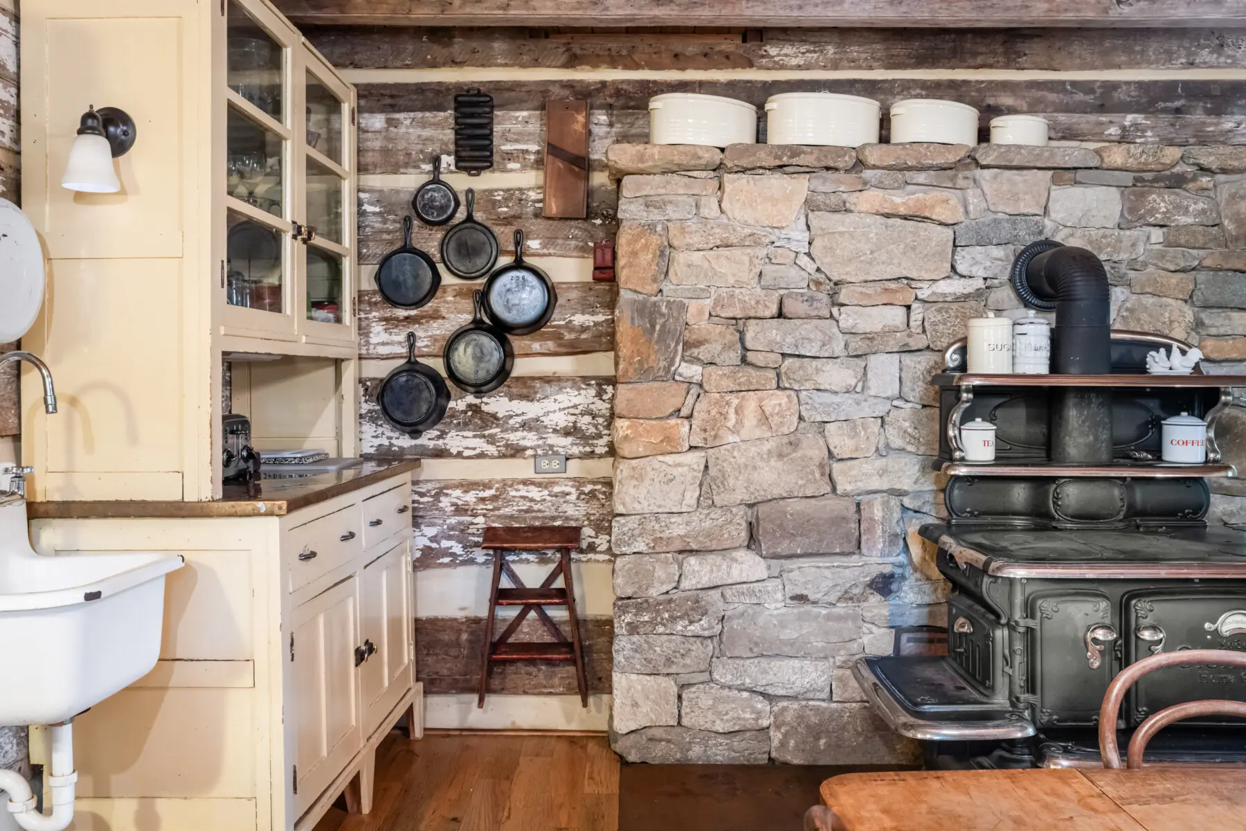 6950 Heards Mountain Road Kitchen 7