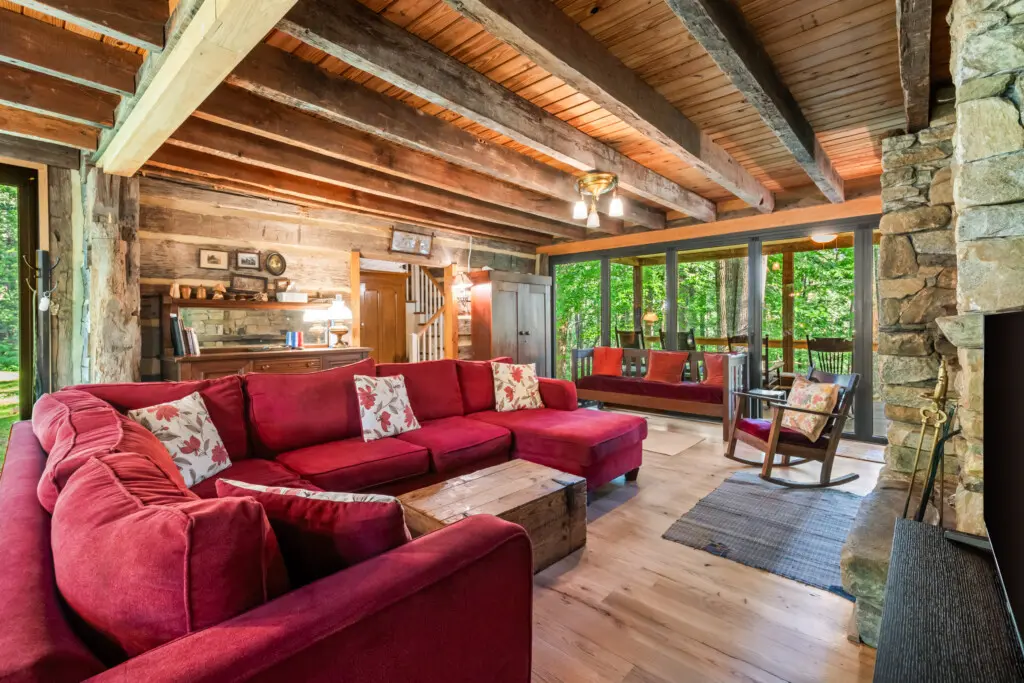 6950 Heards Mountain Road Living Room 3