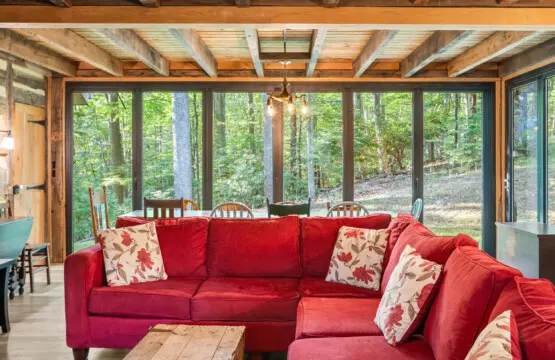 6950 Heards Mountain Road Living Room 4