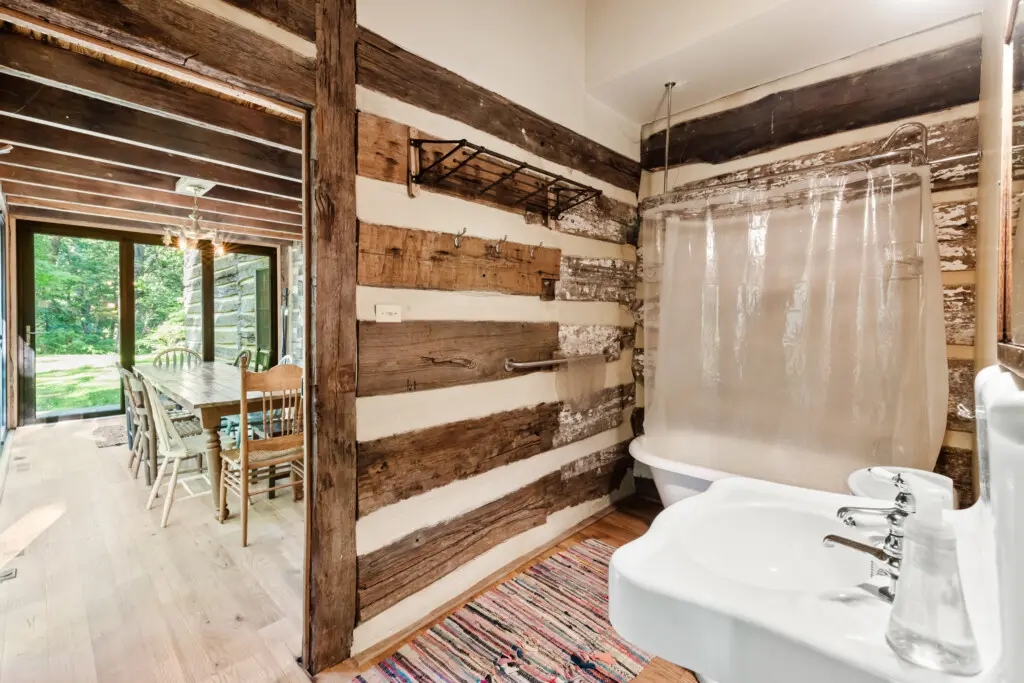 6950 Heards Mountain Road Owners Bathroom 2