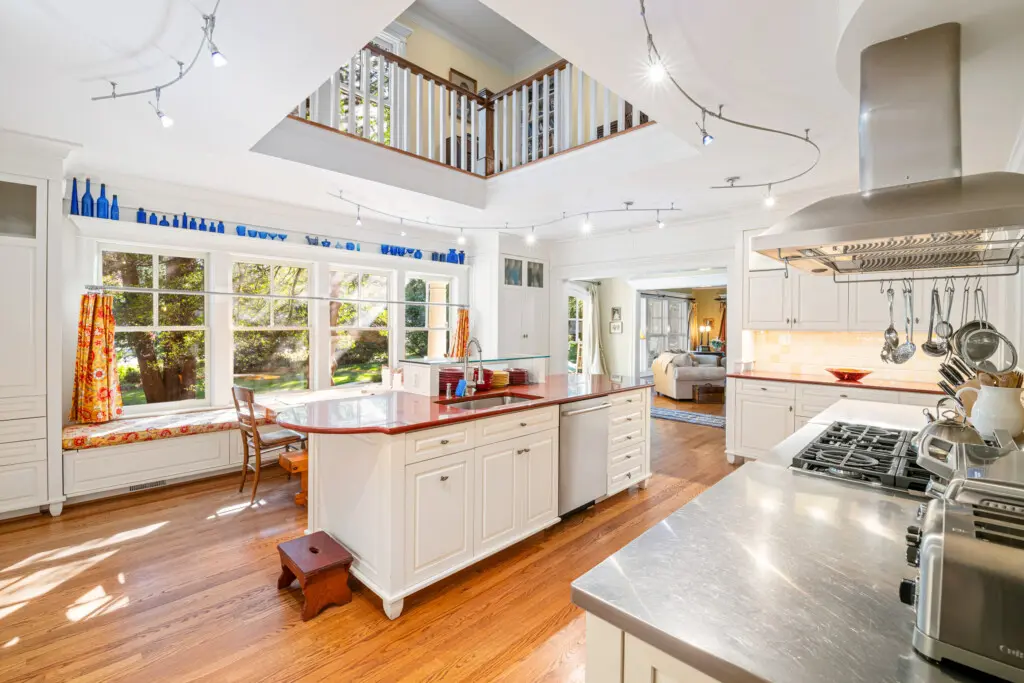 8830 Old Courthouse Road Kitchen