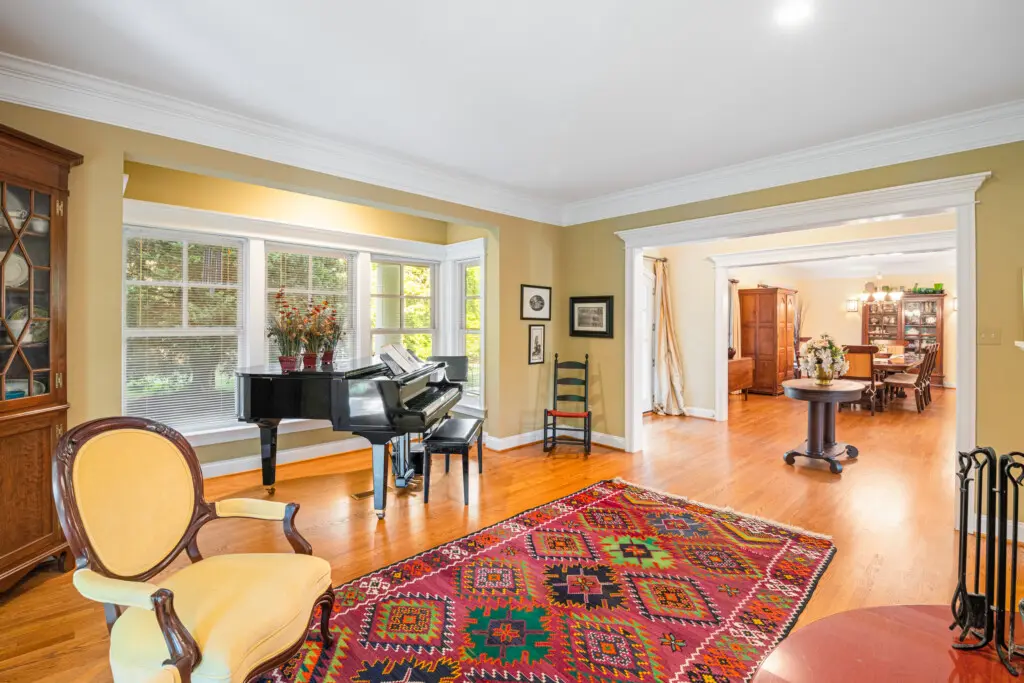 8830 Old Courthouse Road Piano Room