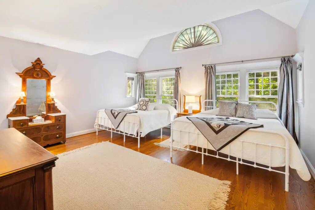 8830 Old Courthouse Road Primary Suite #2