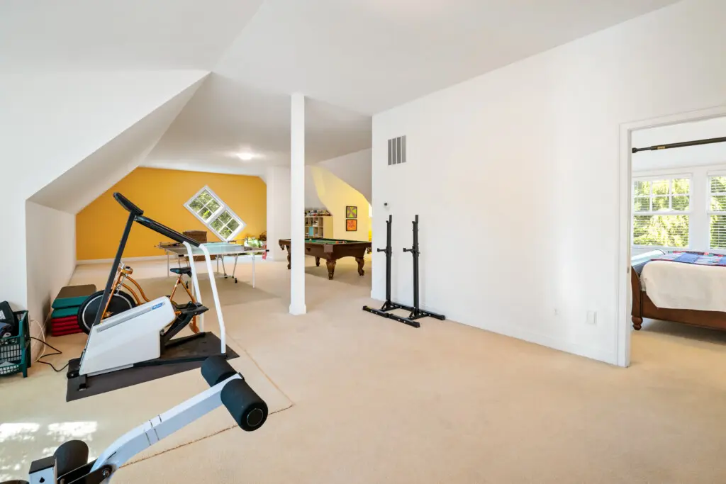 8830 Old Courthouse Road Recreation Room 6