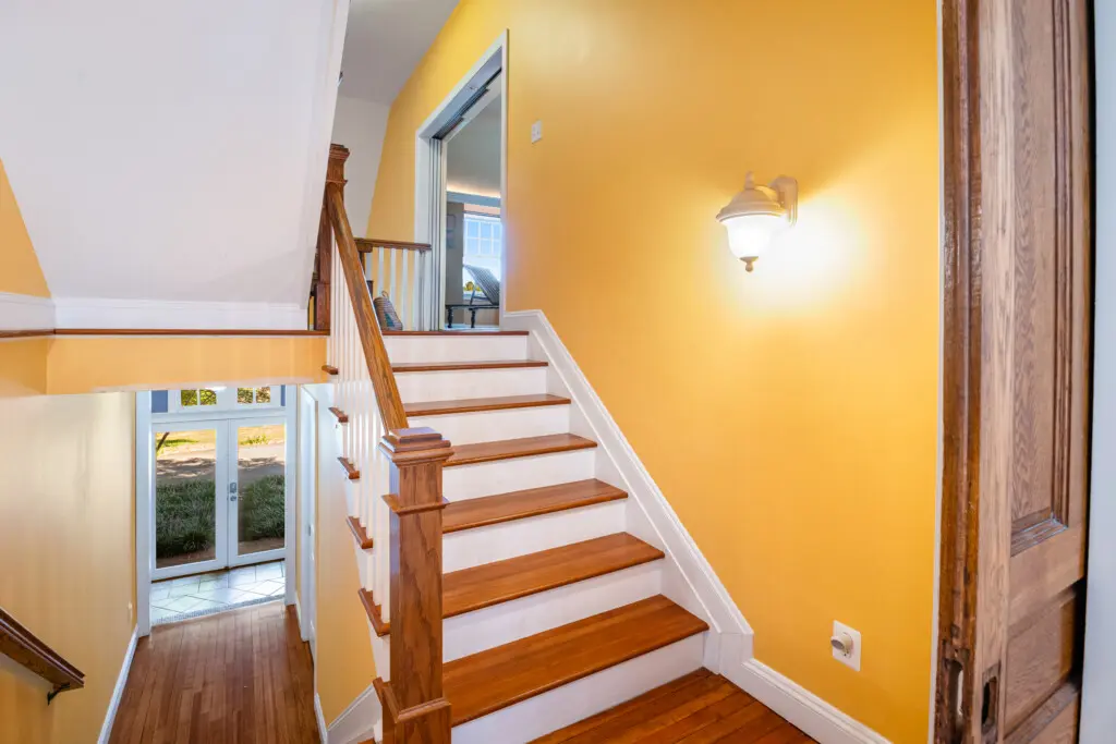 8830 Old Courthouse Road Second Floor Hallway 3