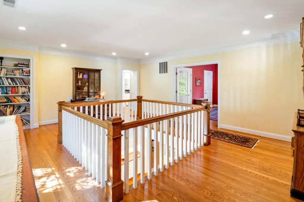 8830 Old Courthouse Road Upper Hallway