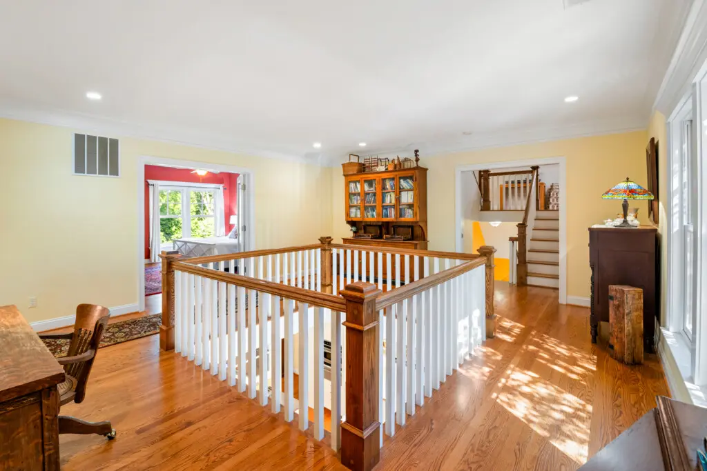 8830 Old Courthouse Road Upper Hallway 3