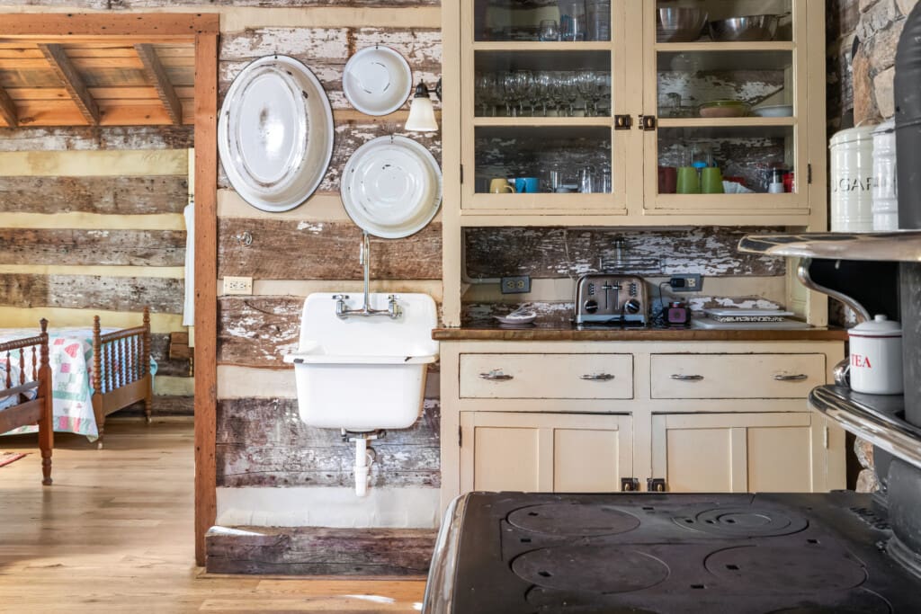 6950 Heards Mountain Road Kitchen 11