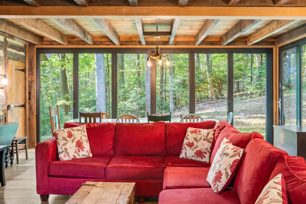 6950 Heards Mountain Road Living Room 4
