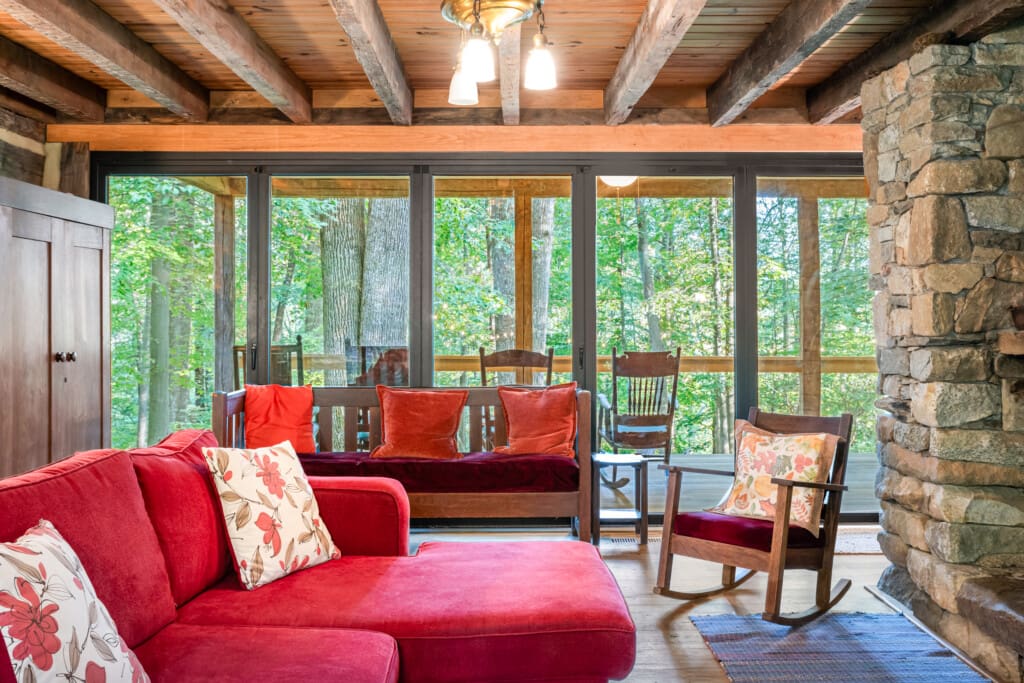 6950 Heards Mountain Road Living Room 7