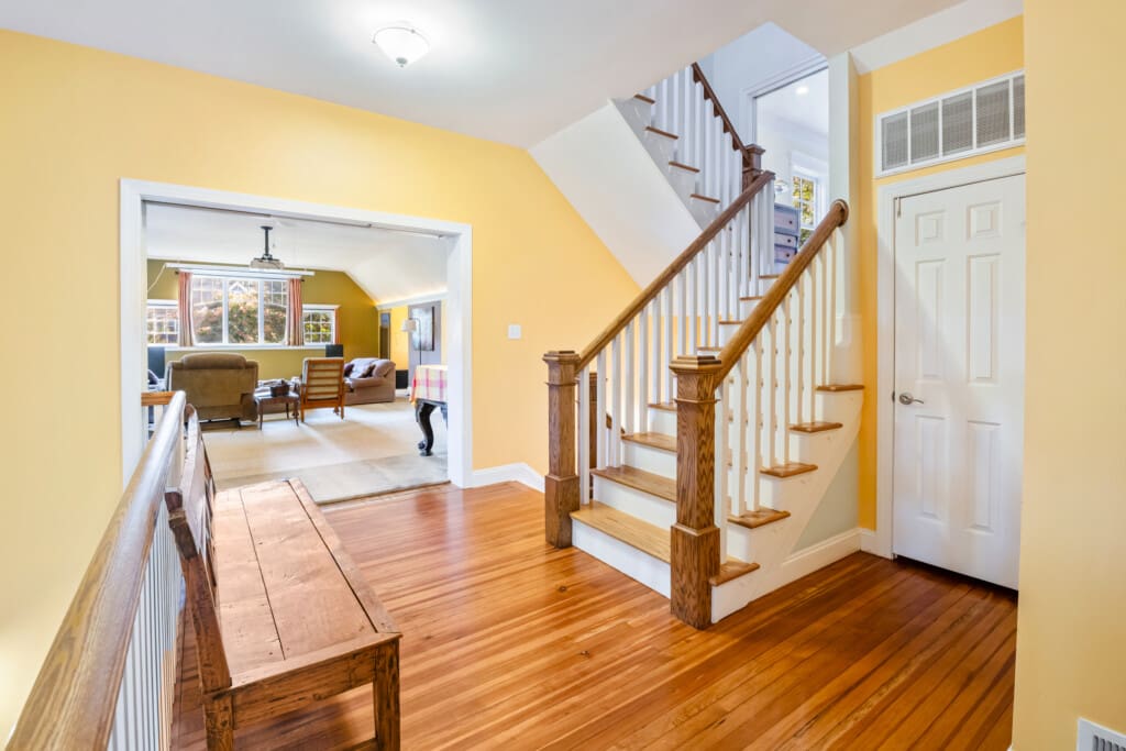 8830 Old Courthouse Road Second Floor Hallway