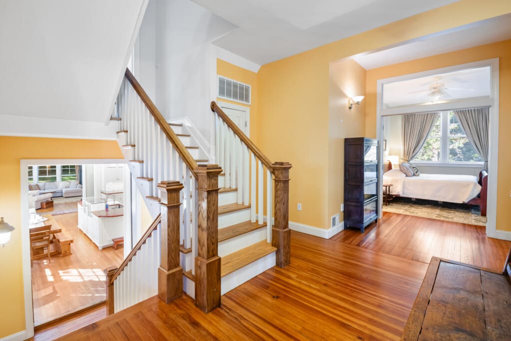 8830 Old Courthouse Road Second Floor Hallway 2